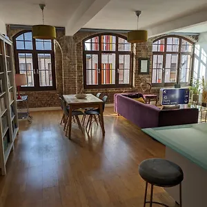 Loft Style 2-bed 2-bath In North Laines Apartment Brighton